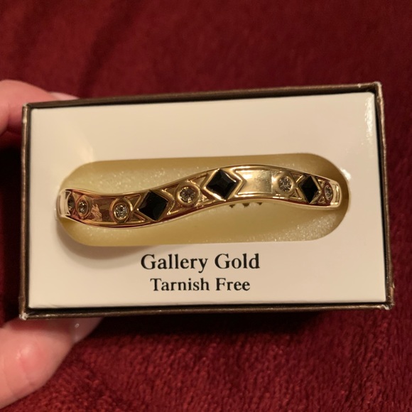 Gold black & diamond bangle bracelet. - Picture 3 of 6
